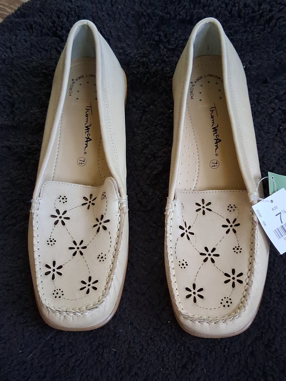 Thom McAn Floral Cut Out Slip-On Beige Leather Loafers